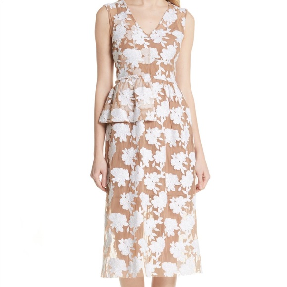 Tracy Reese Dresses & Skirts - 🎉HP🎉Tracy Reese Nude Classy Peplum Dress